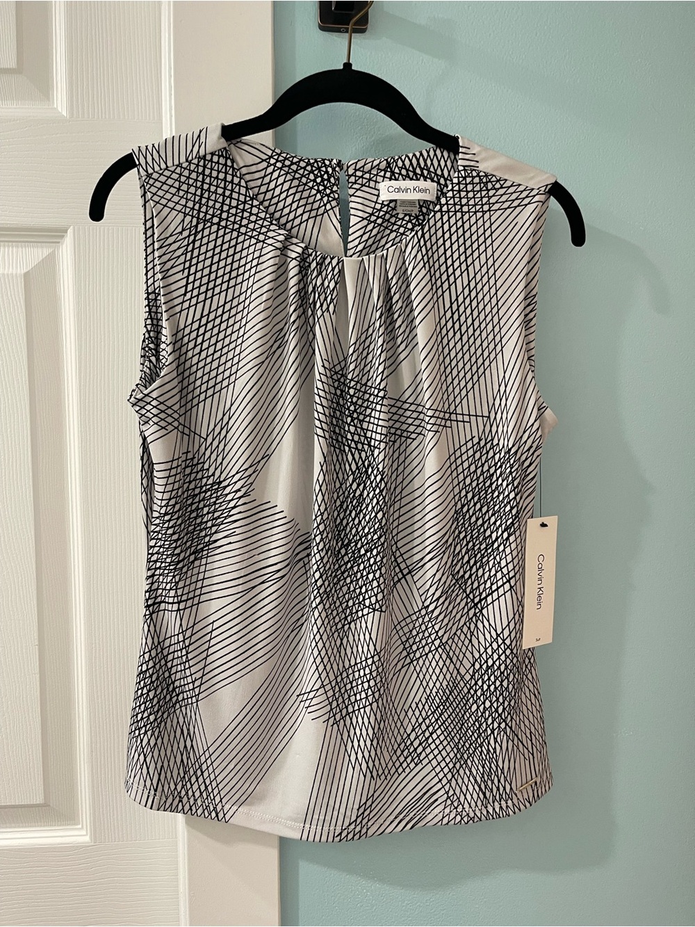 NWT Calvin Klein Women's Sleeveless Blouse Top Size S Stretch Black White